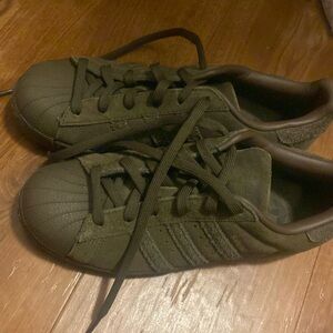 Size 6 adidas army green superstars